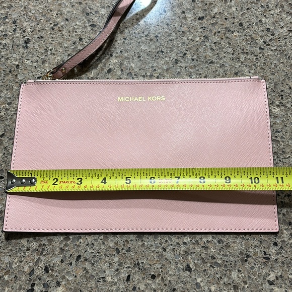 Michael Kors wristlet Large - Picture 3 of 7